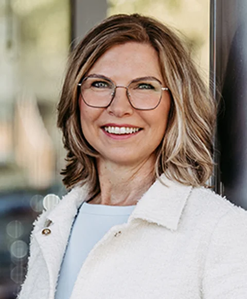 Porträt von Claudia Lundelius