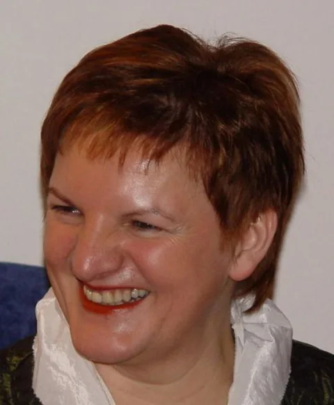 Porträt von Petra Schaus-Wagner