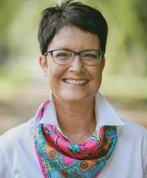 Porträt von Simone Schmid
