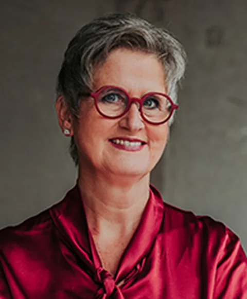 Porträt von Petra Waldminghaus