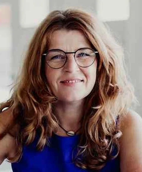 Porträt von Sandra Schneider