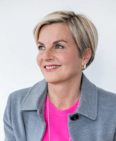 Porträt von Stephanie Maar