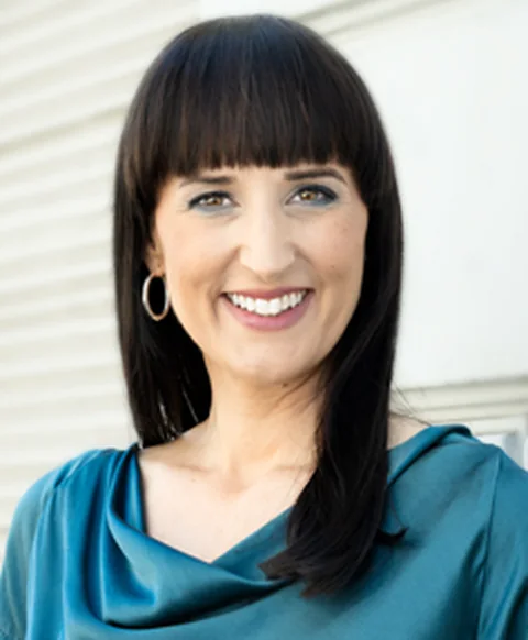 Porträt von Elizabeth Konstantinidis