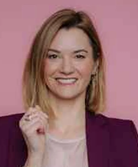 Porträt von Roxana Bachmann